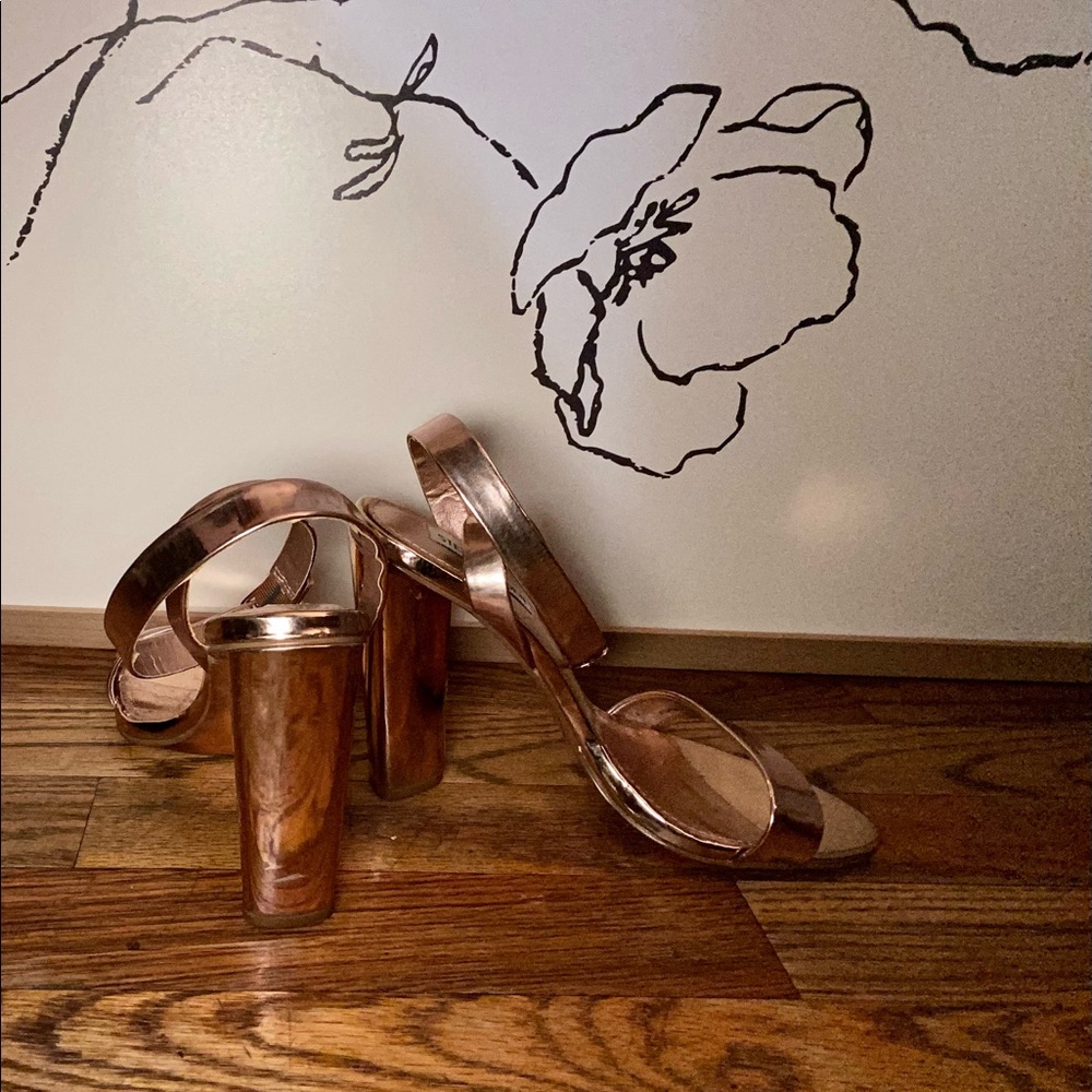 Rose Gold Metallic open toe shoe